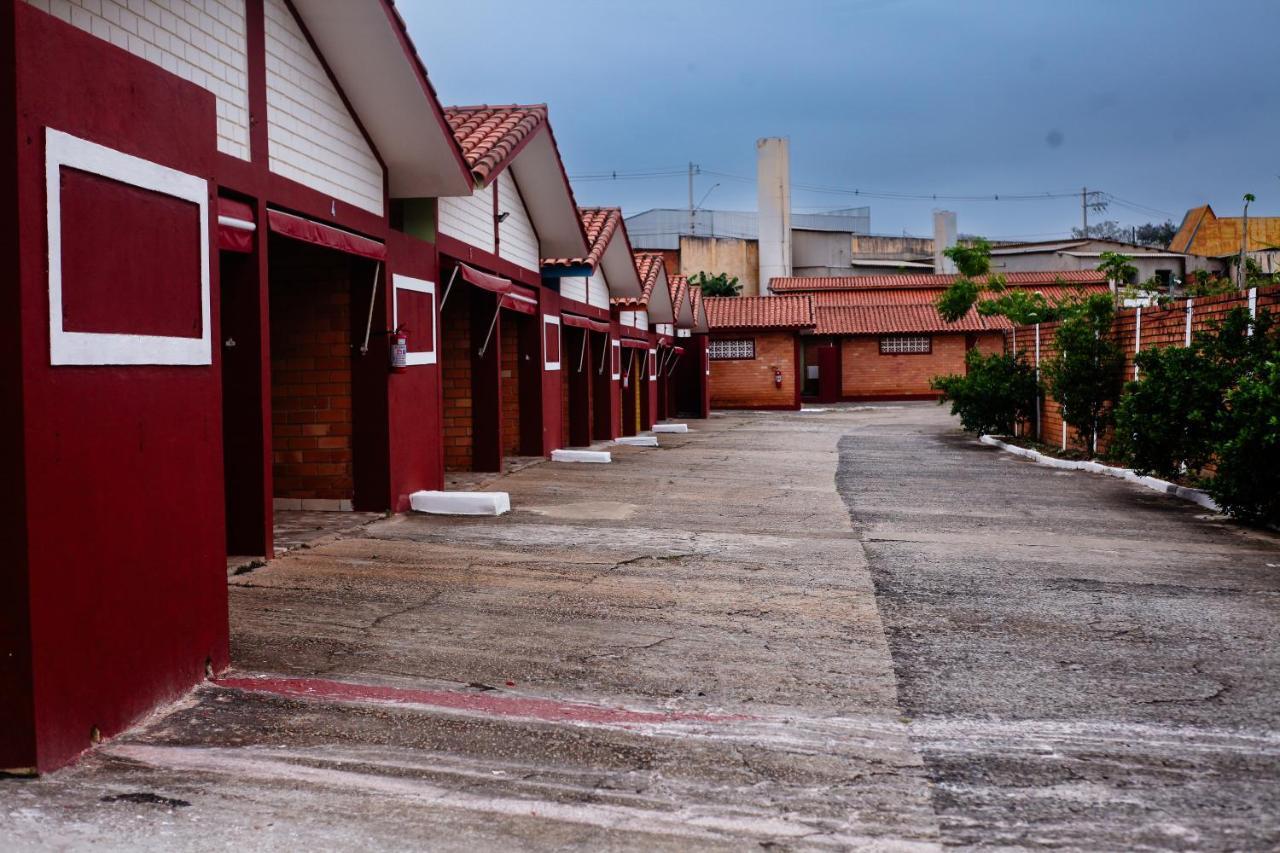 Hotel E Motel Madrugada Itu Exterior foto